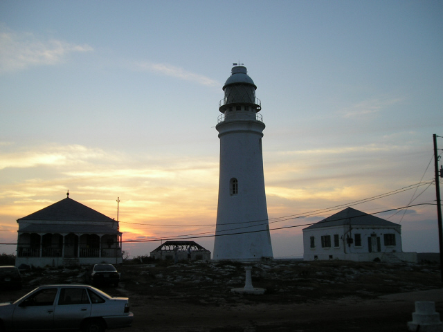 San Salvador Lighthouse Picture 1